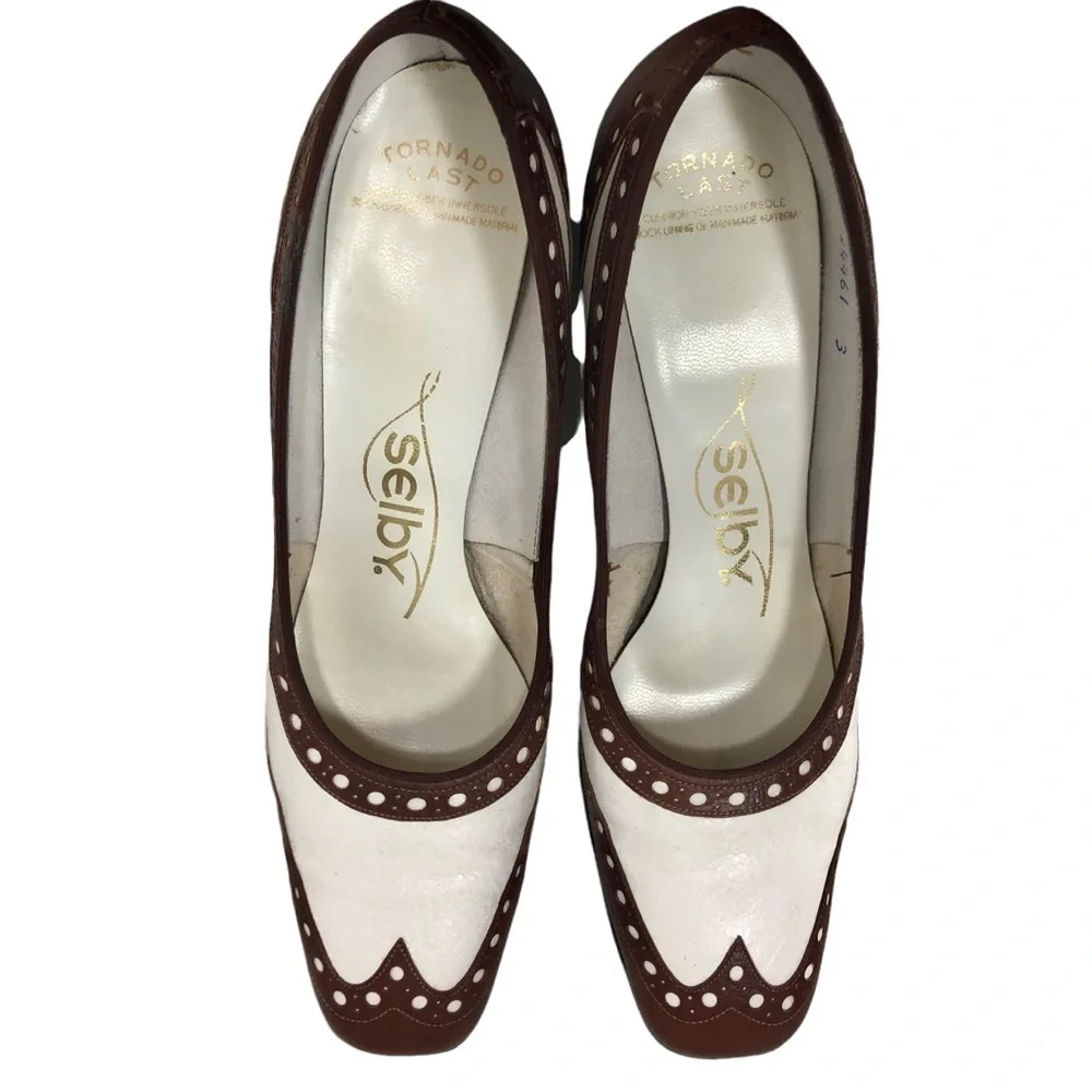 Vintage Selby Tornado Toast Wingtip Toe Shoes Size 8 Brown and White
